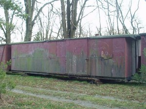 974-317 auf dem Bahnhof in Dörnitz